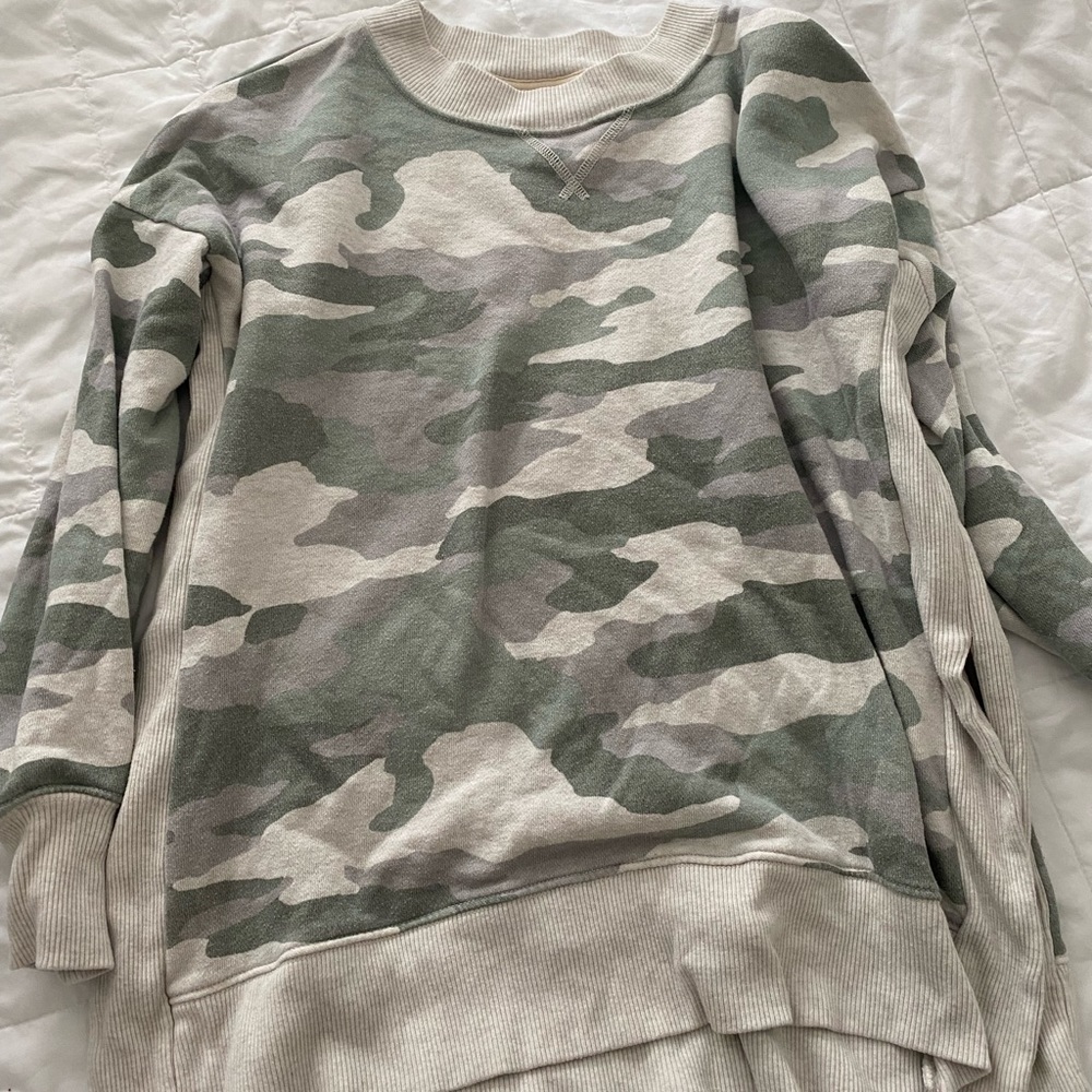 Aerie camo pullover sweatshirt